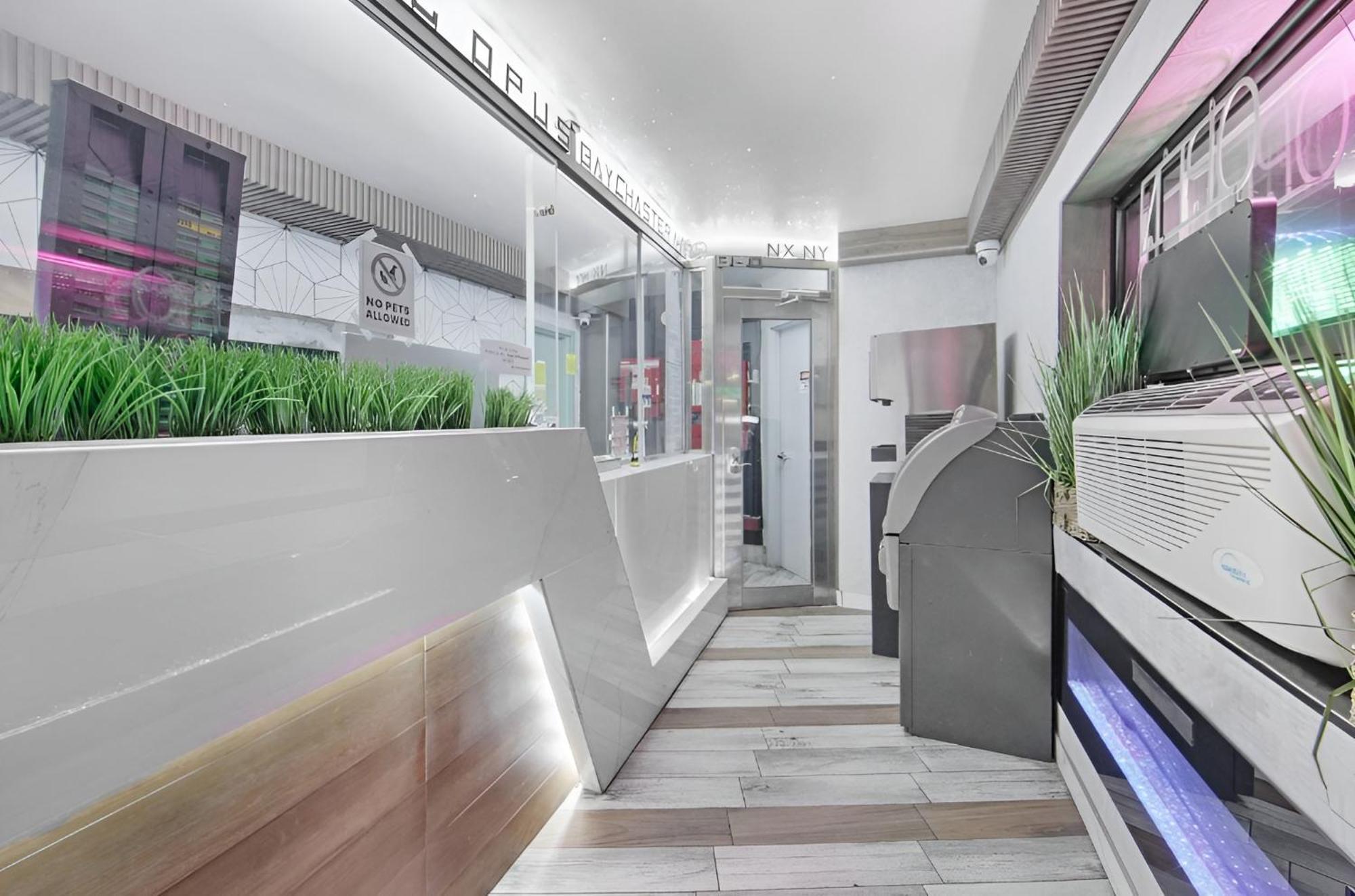 Hotel Opus Bronx Near Bay Plaza Mall New York Exterior foto