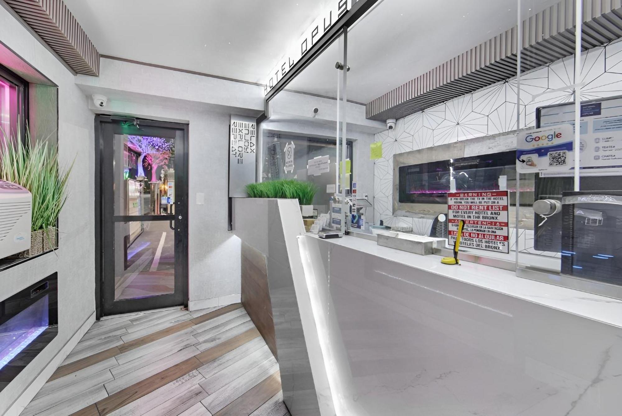 Hotel Opus Bronx Near Bay Plaza Mall New York Exterior foto